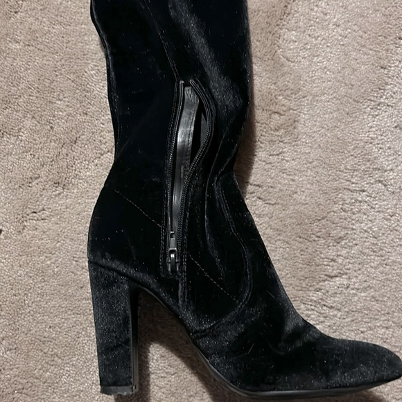 UNISA VELVET OVER KNEE BOOTs FOR WOMEN IN EUC - Picture 5 of 6